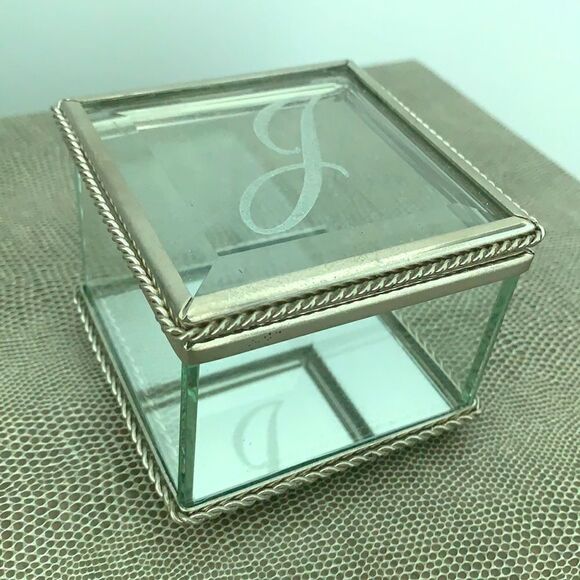 ✨New, J Initial Small Glass Mirrored jewelry box - Picture 2 of 7